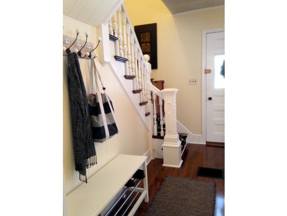 Front entryway - 479 Belmont St