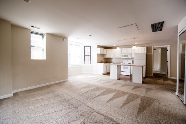 Sala de estar de Continental Towers - The Continental Towers at Vermont Place