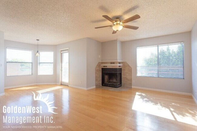 Building Photo - Updated 2Bdm 2Ba Scottsdale condo in Villa...