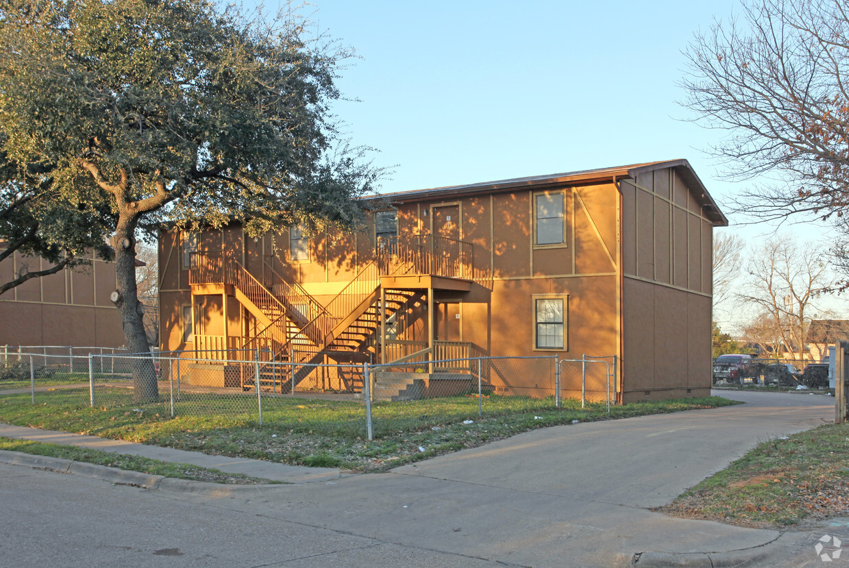 Building Photo - Squirrel Place