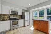 Primary Photo - 8498 Laurel Oak Dr