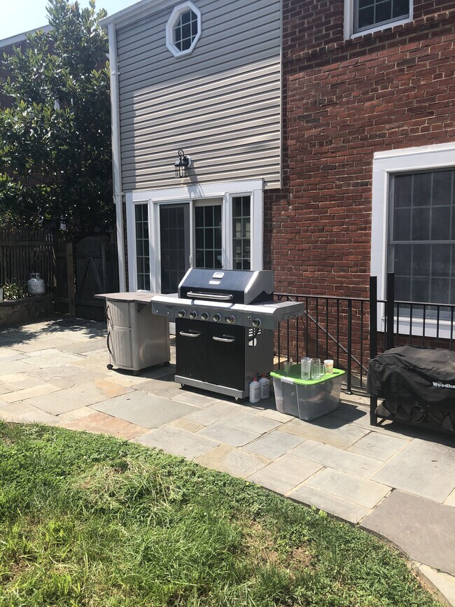 1021 N Liberty St Arlington Va 22205 House For Rent In Arlington Va Apartments Com