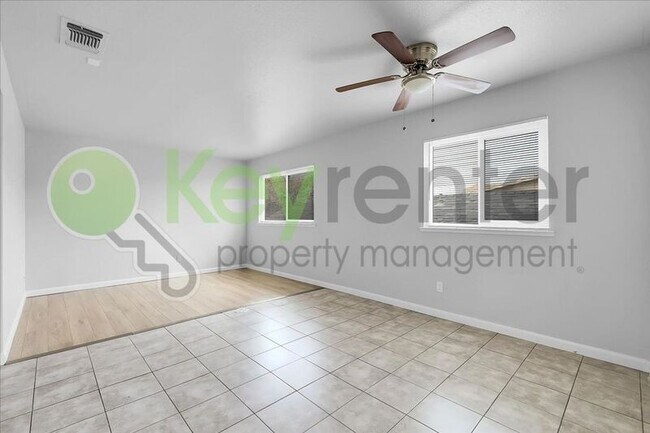 Foto del edificio - 5726 Falconer Way