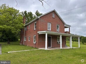 Building Photo - 2320 Valley Rd