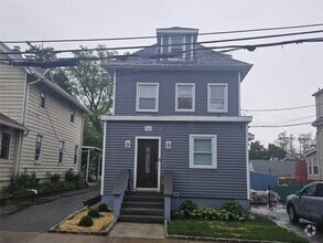 Building Photo - 94 Briggs Ave