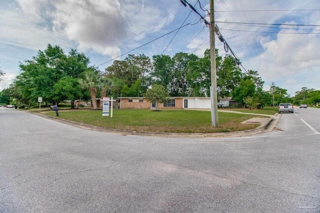 Building Photo - 3711 Tom Ln Dr