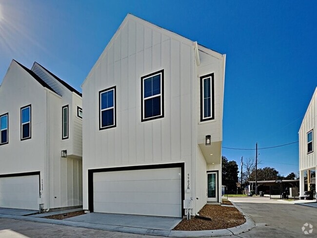 Building Photo - 9902 Clark Rd