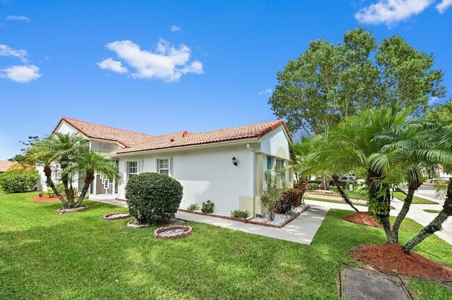 Building Photo - 6077 Lake Hibiscus Dr