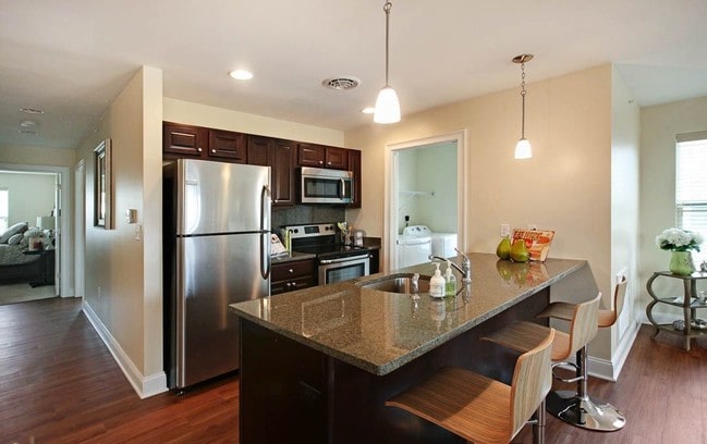 Building Photo - The Springs