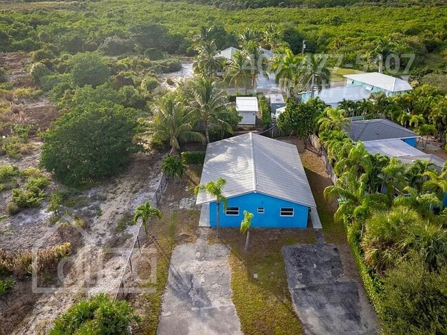 Foto del edificio - 13753 Oleander Ave