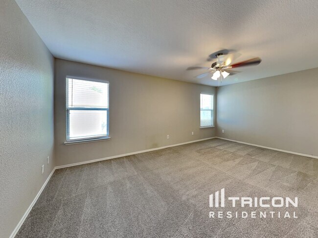 Building Photo - 5448 Kleberg Dr