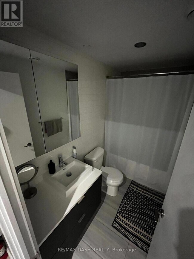 Photo du bâtiment - 170 Bayview Ave