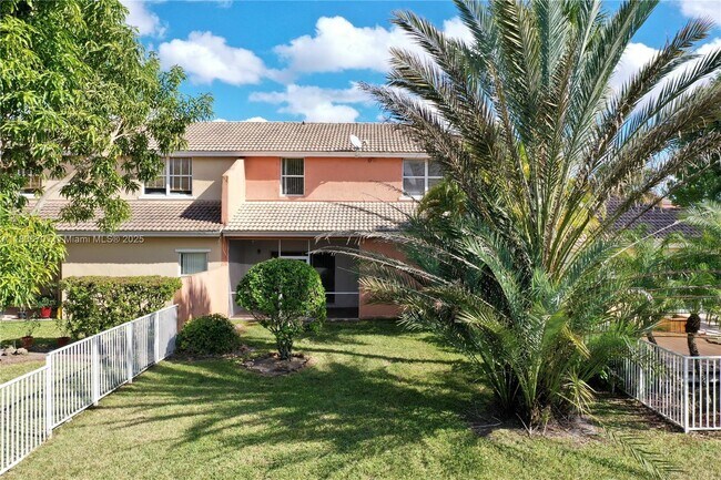 Foto del edificio - 5660 NW 120th Terrace