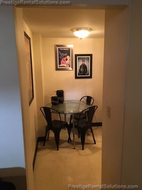 Foto del edificio - 230 Fuller St