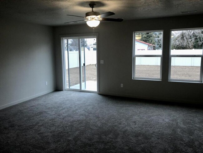Building Photo - 15066 W Bonelli Avenue