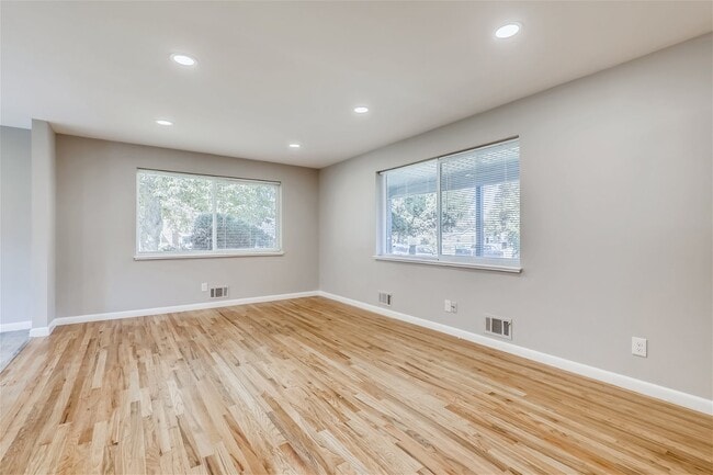 Photo - 1732 Florence St House