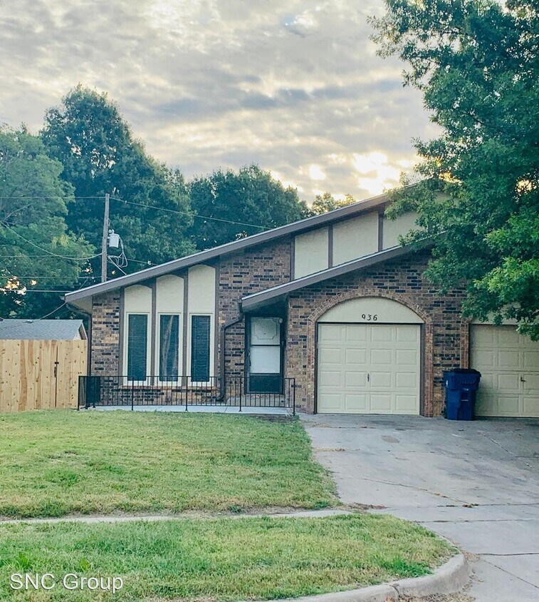 4 br, 2 bath House 936 S Armour Dr. House Rental in Wichita, KS