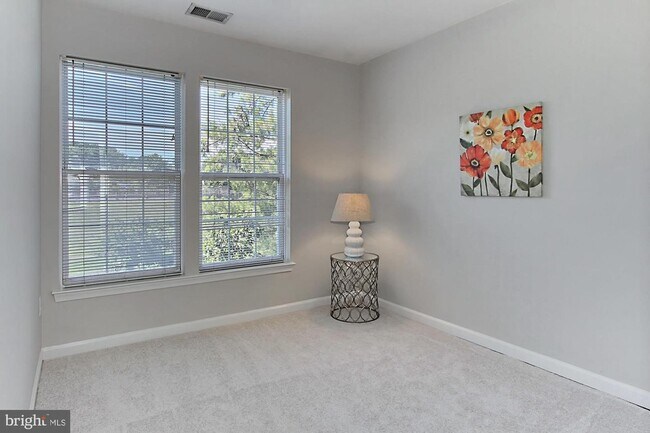 Building Photo - 976 Harrison Cir - Bedroom