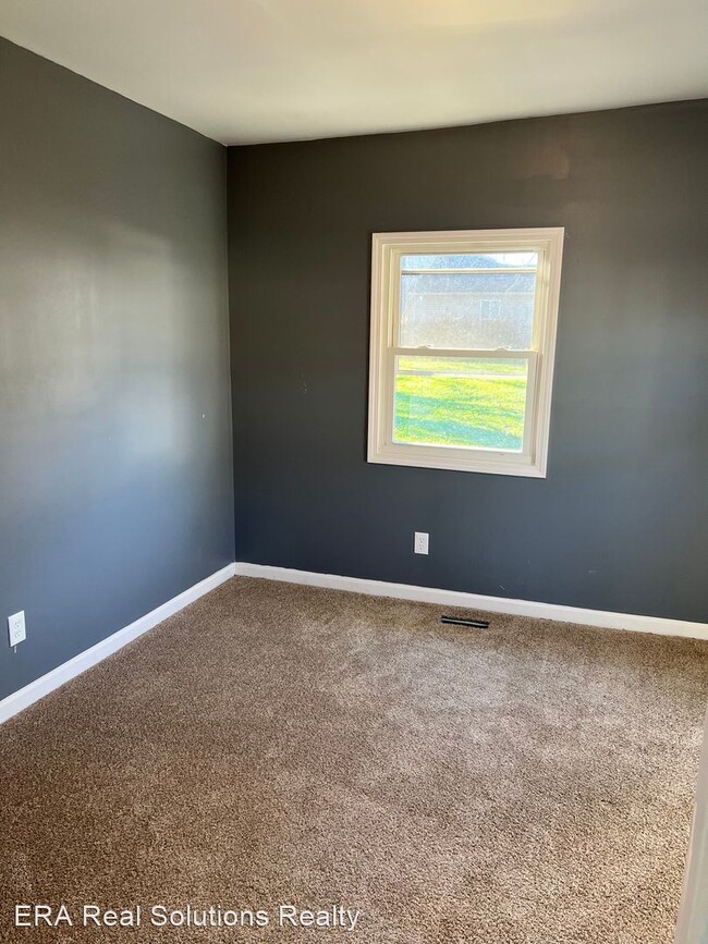 Building Photo - 2 br, 1 bath House - 955 Steffens Ave.