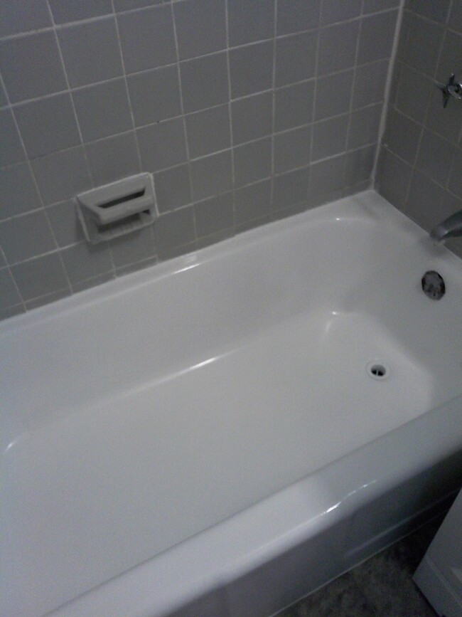 New Shower Tub - 1121 Arlington Blvd