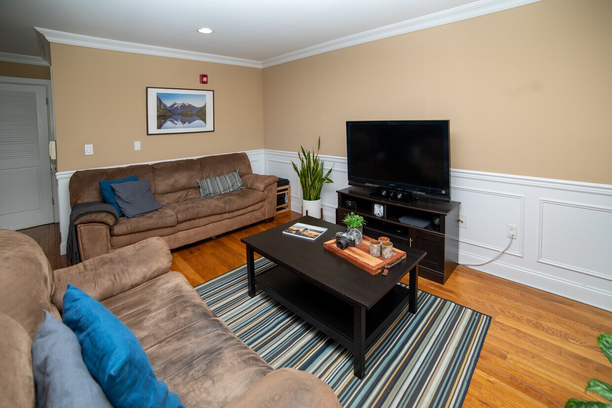 132 UNION Ave Unit 304B, East Rutherford, NJ 07073 Condo for Rent in East Rutherford, NJ