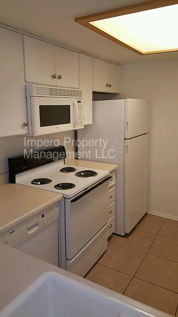 Building Photo - 4850 E Desert Cove Ave