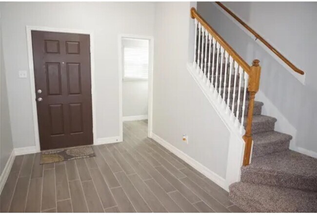 Foto del edificio - 16019 Summerville Lake Dr