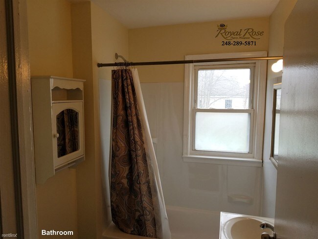 Foto del edificio - 5 br, 1 bath House - 13995 Hendricks Ave