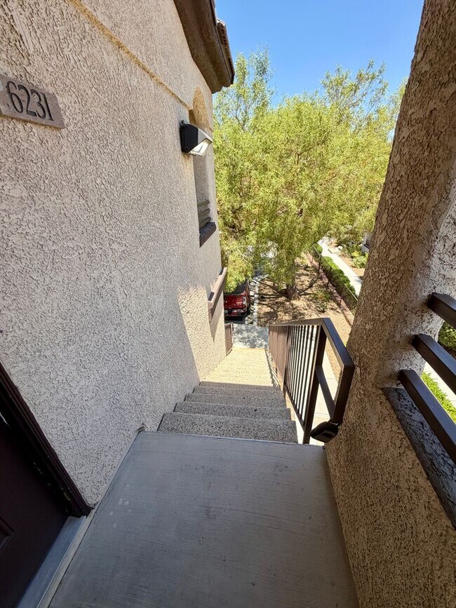 Foto del edificio - 2291 W Horizon Ridge Pkwy