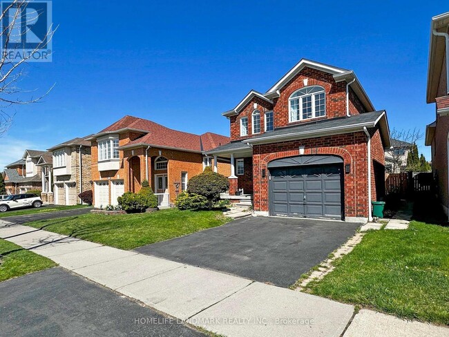 Building Photo - 10 Lacroix Ct