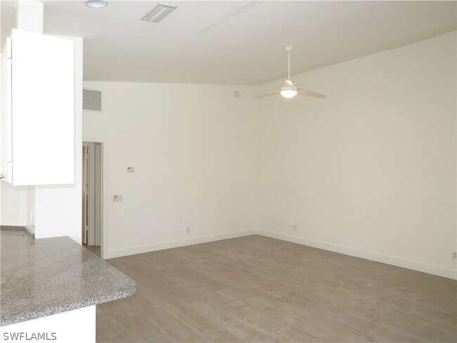 Foto del edificio - 3387 Cayman Ln