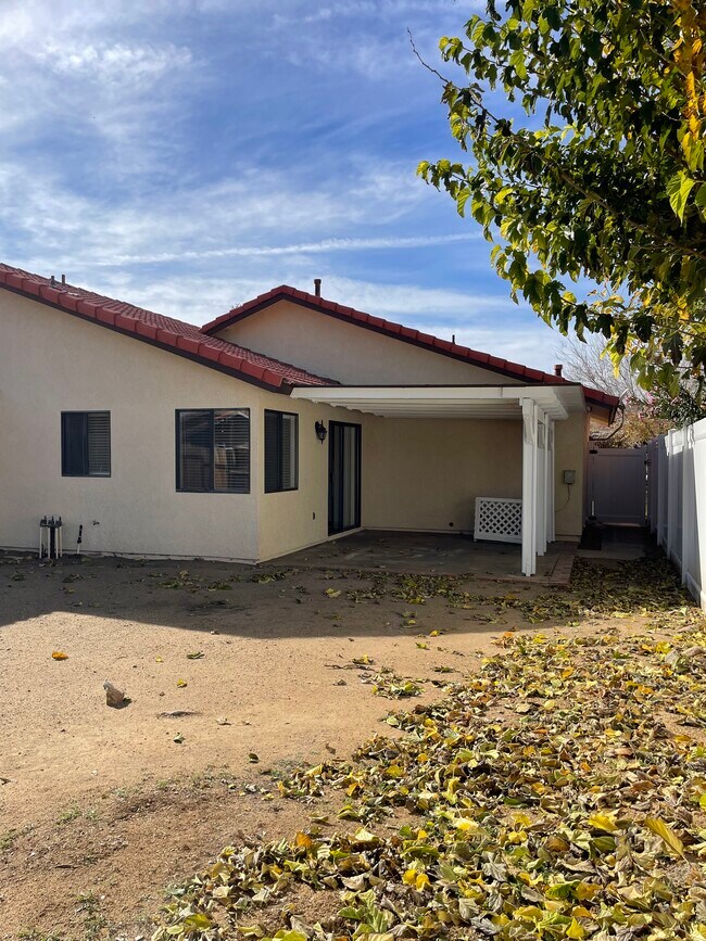 Building Photo - 37108 La Contempo Ave