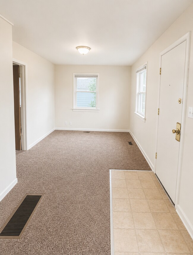 Foto del edificio - ***Coming Soon April 30, 2026***Rare Gonzaga-area 1-bed with yard, garage, and bonus space.