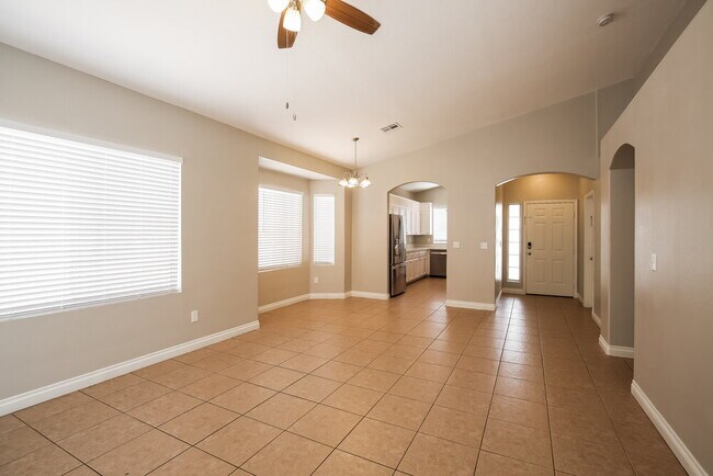 Foto del edificio - 1536 Knoll Heights Ct