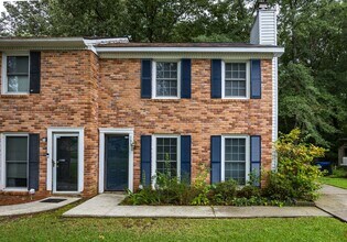 Building Photo - 135 Windermere Cir