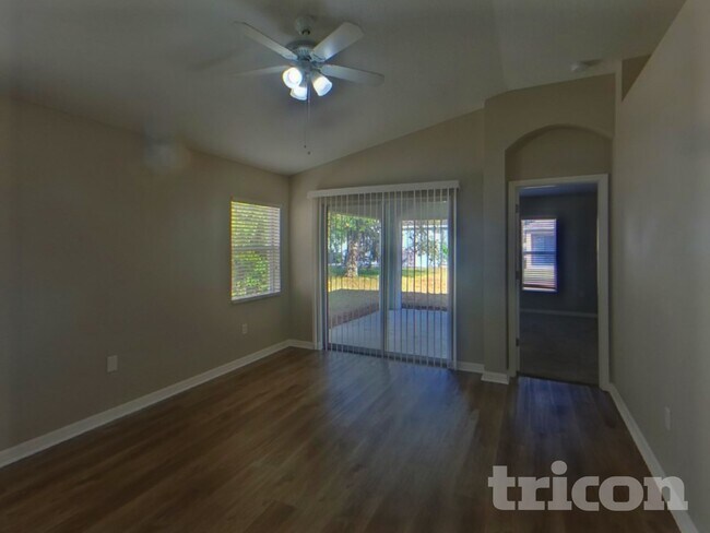 Foto del edificio - 1433 Delano Trent St