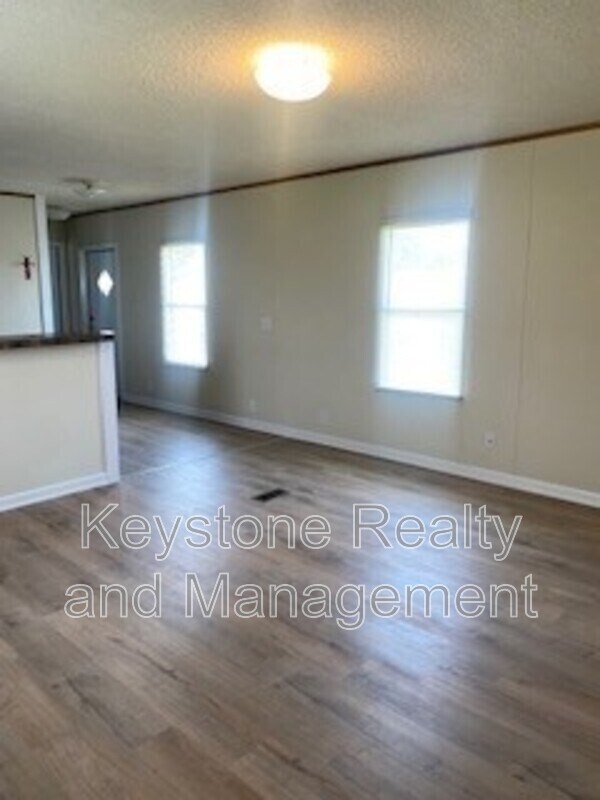 Foto del edificio - 721 Trevor Ln