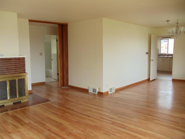 Building Photo - 4 bedroom in Seattle WA 98199