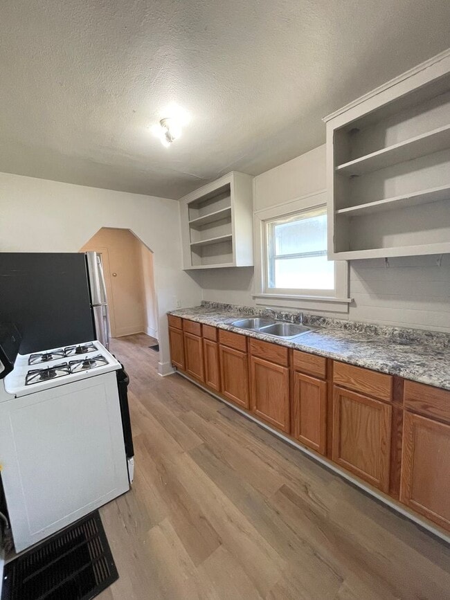 Foto del edificio - One bedroom one bathroom house for rent!