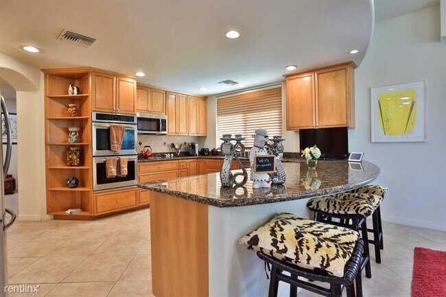 3 br, 3.5 bath Condo - 45735 Pawnee Rd - 4