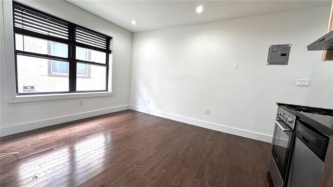 Building Photo - 2589 Ocean Ave