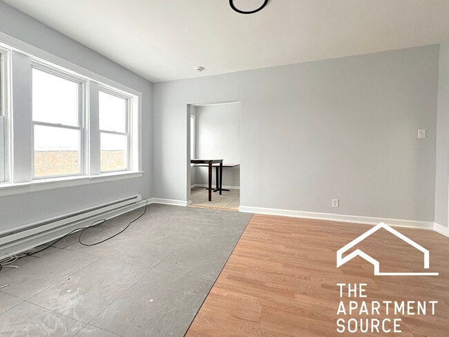 Building Photo - 6226 S Western Ave