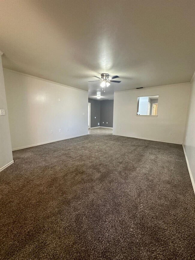 Foto del edificio - 312 N Chicago Ave