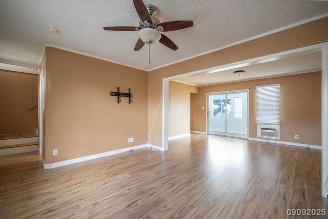 Building Photo - $3200 /3 Bed / 2 Bath / 1 Parking IN PEARL...