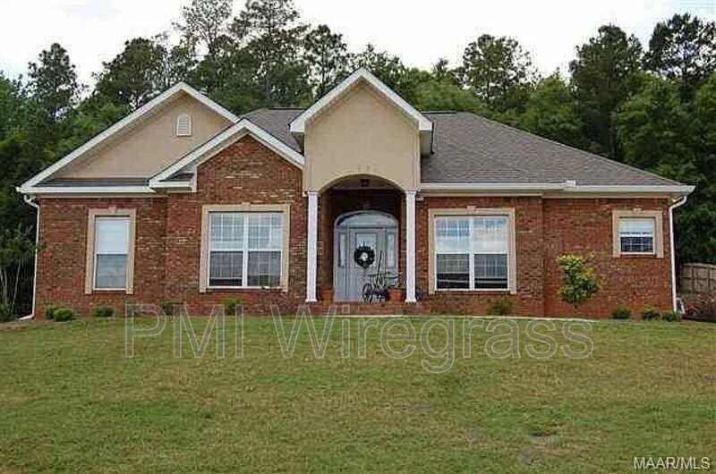 Primary Photo - 233 County Rd 165