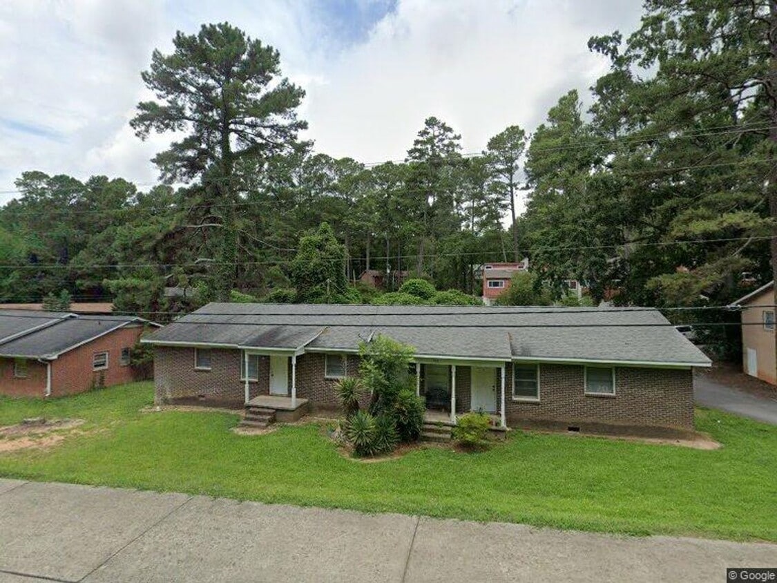 Quaint Triplex Right in Clemson! - Quaint Triplex Right in Clemson!