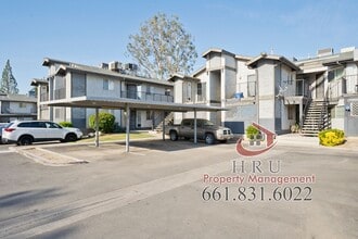Building Photo - 4701 Beechwood St