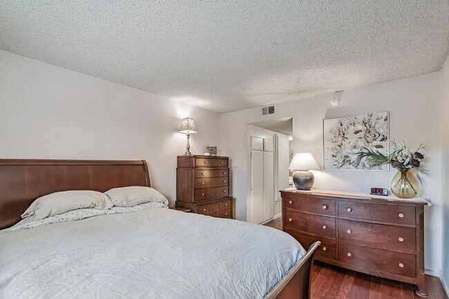 Foto del edificio - 247 N Capitol Ave