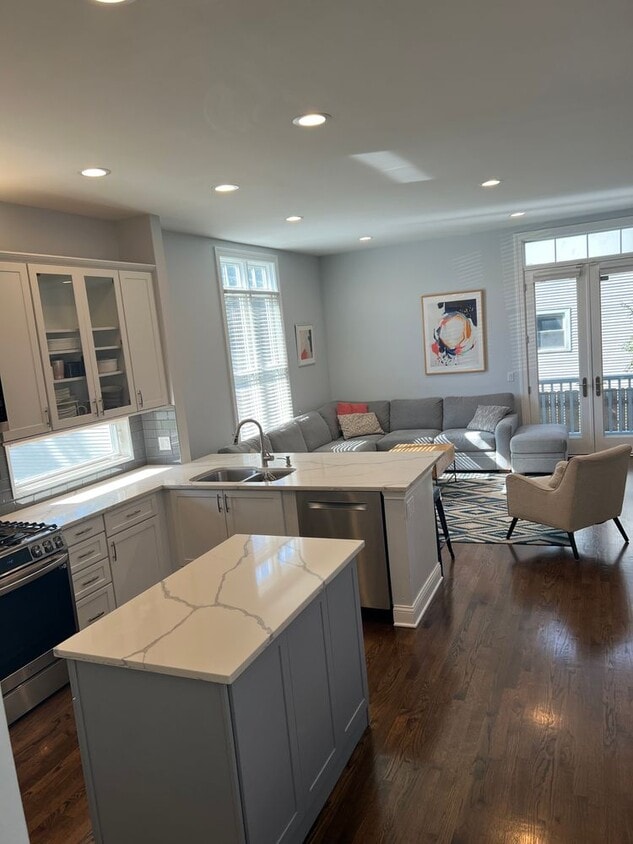 Foto principal - 1702 N Maplewood Ave