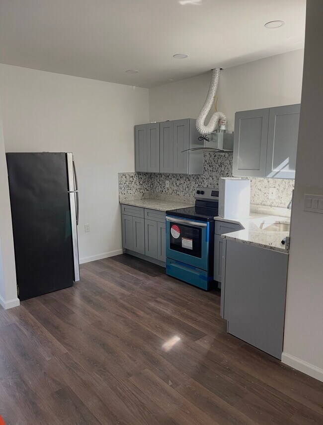 Building Photo - 1318 N 57th St